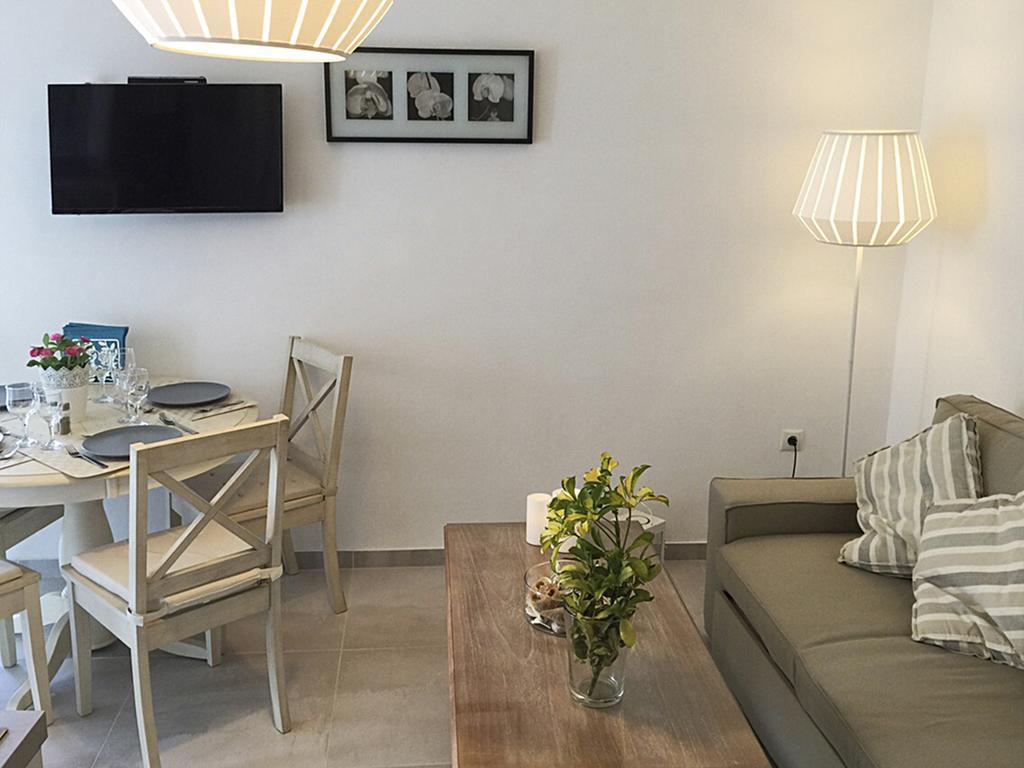 Lavish Suites Agios Ioannis Diakoftis Extérieur photo
