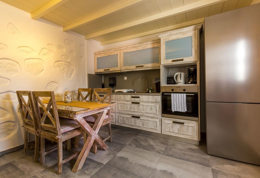 Lavish Suites Agios Ioannis Diakoftis Extérieur photo