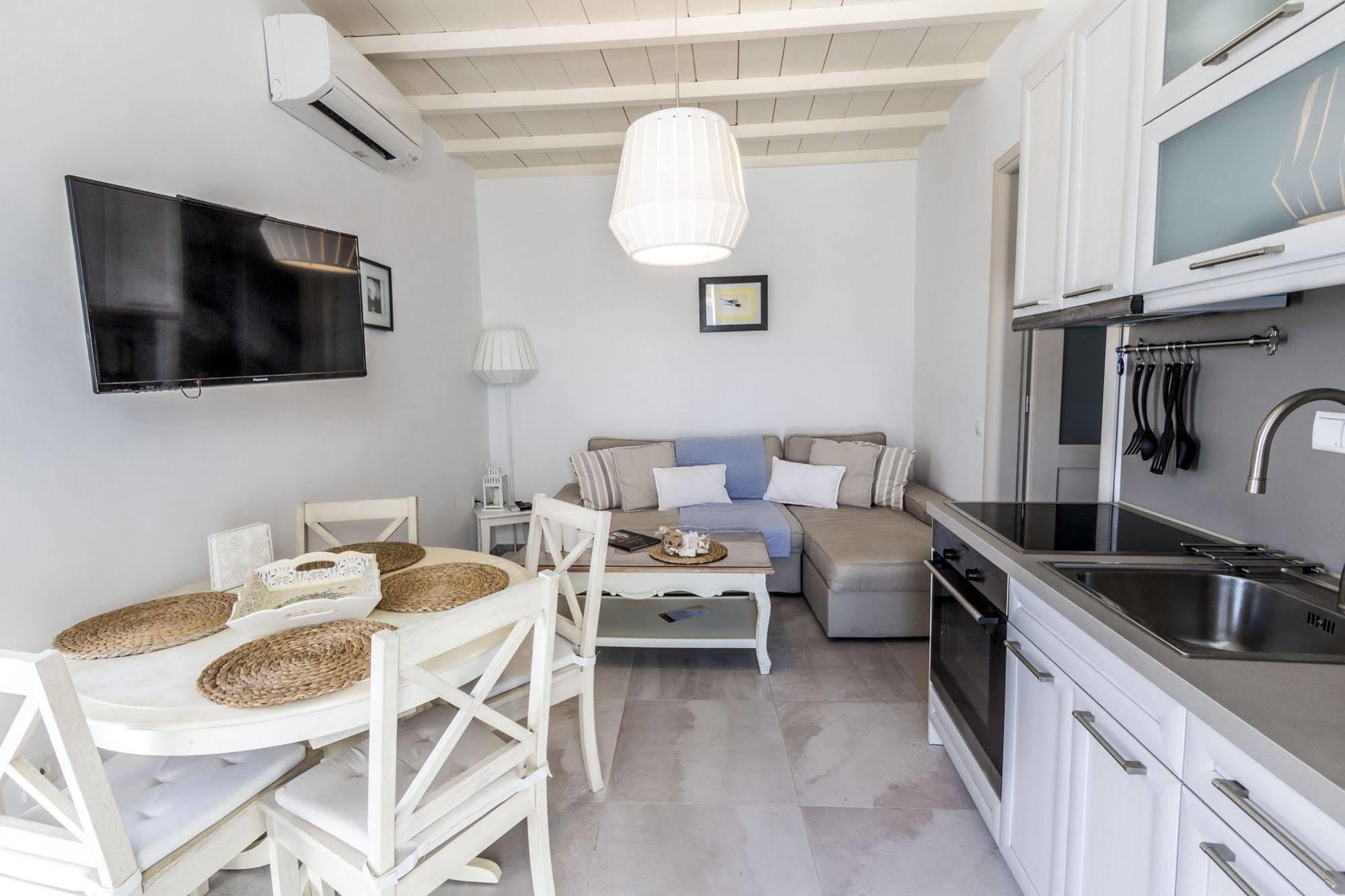 Lavish Suites Agios Ioannis Diakoftis Extérieur photo