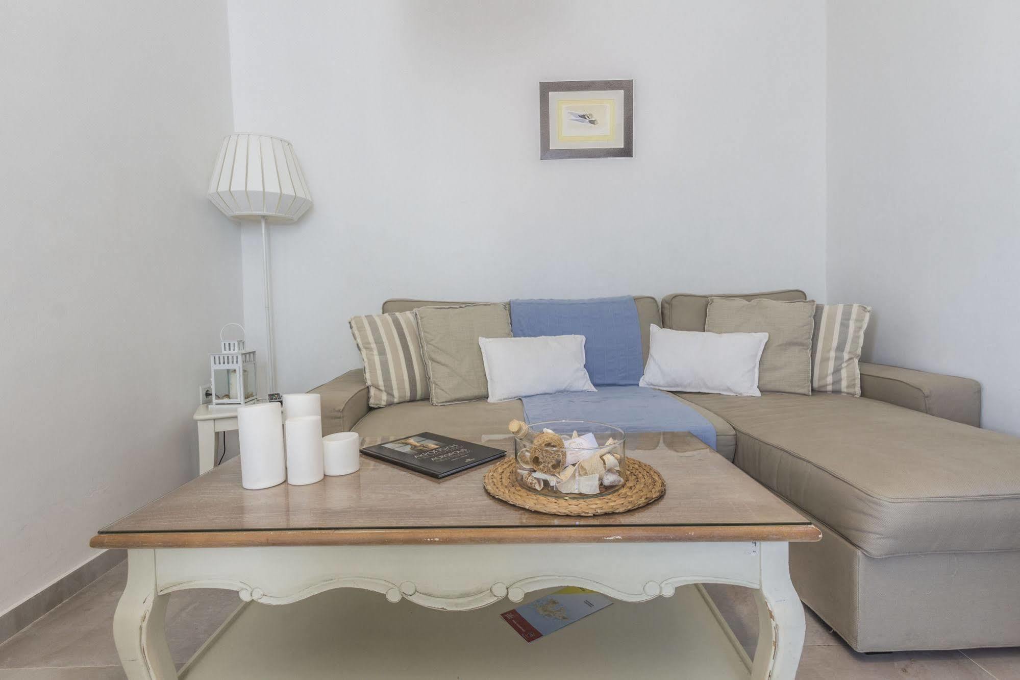 Lavish Suites Agios Ioannis Diakoftis Extérieur photo