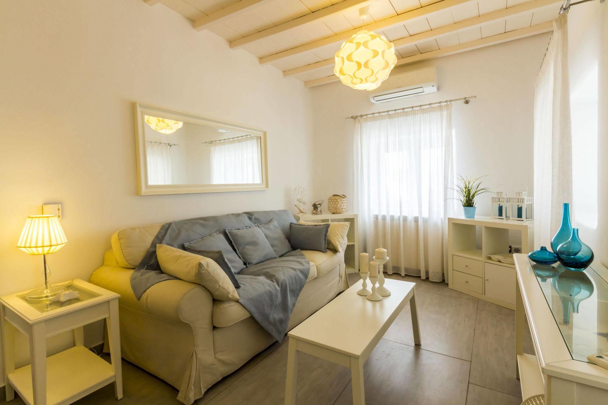 Lavish Suites Agios Ioannis Diakoftis Extérieur photo