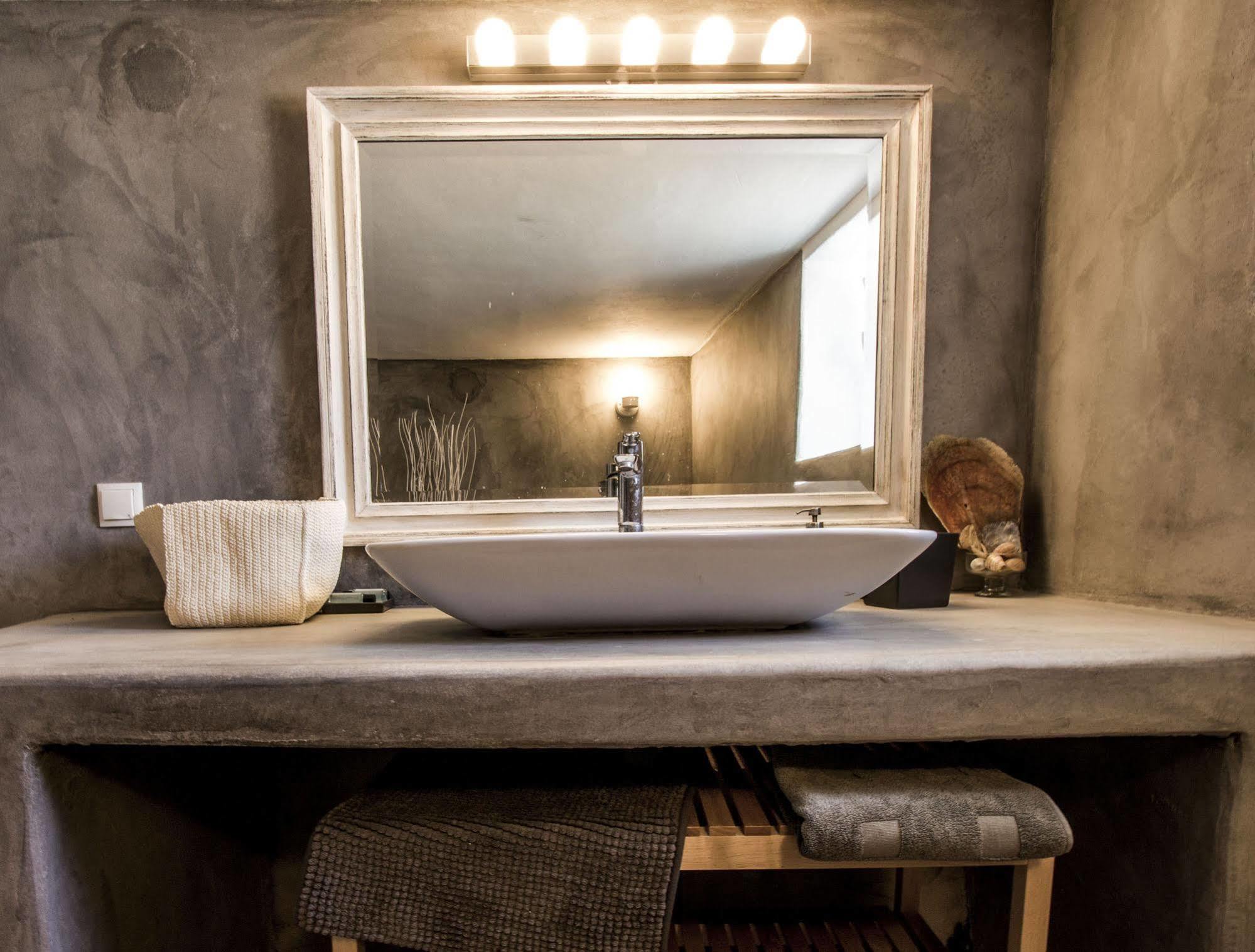 Lavish Suites Agios Ioannis Diakoftis Extérieur photo